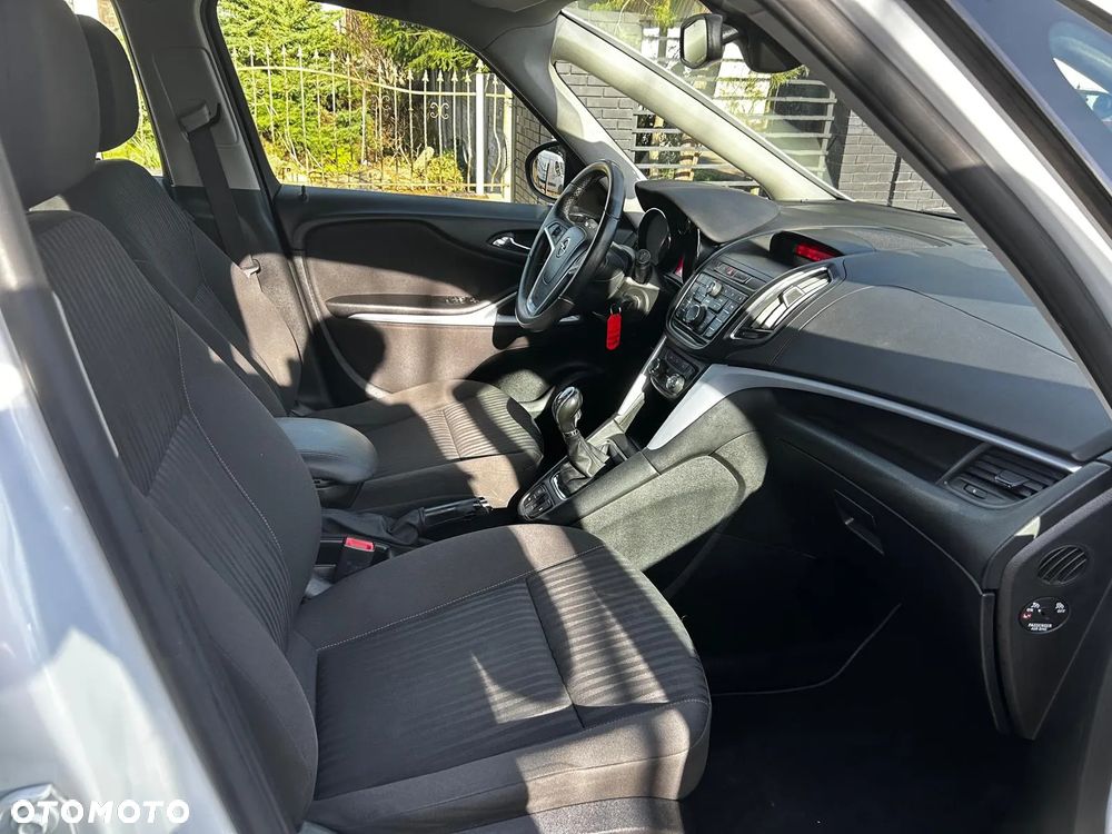 Opel Zafira - 20