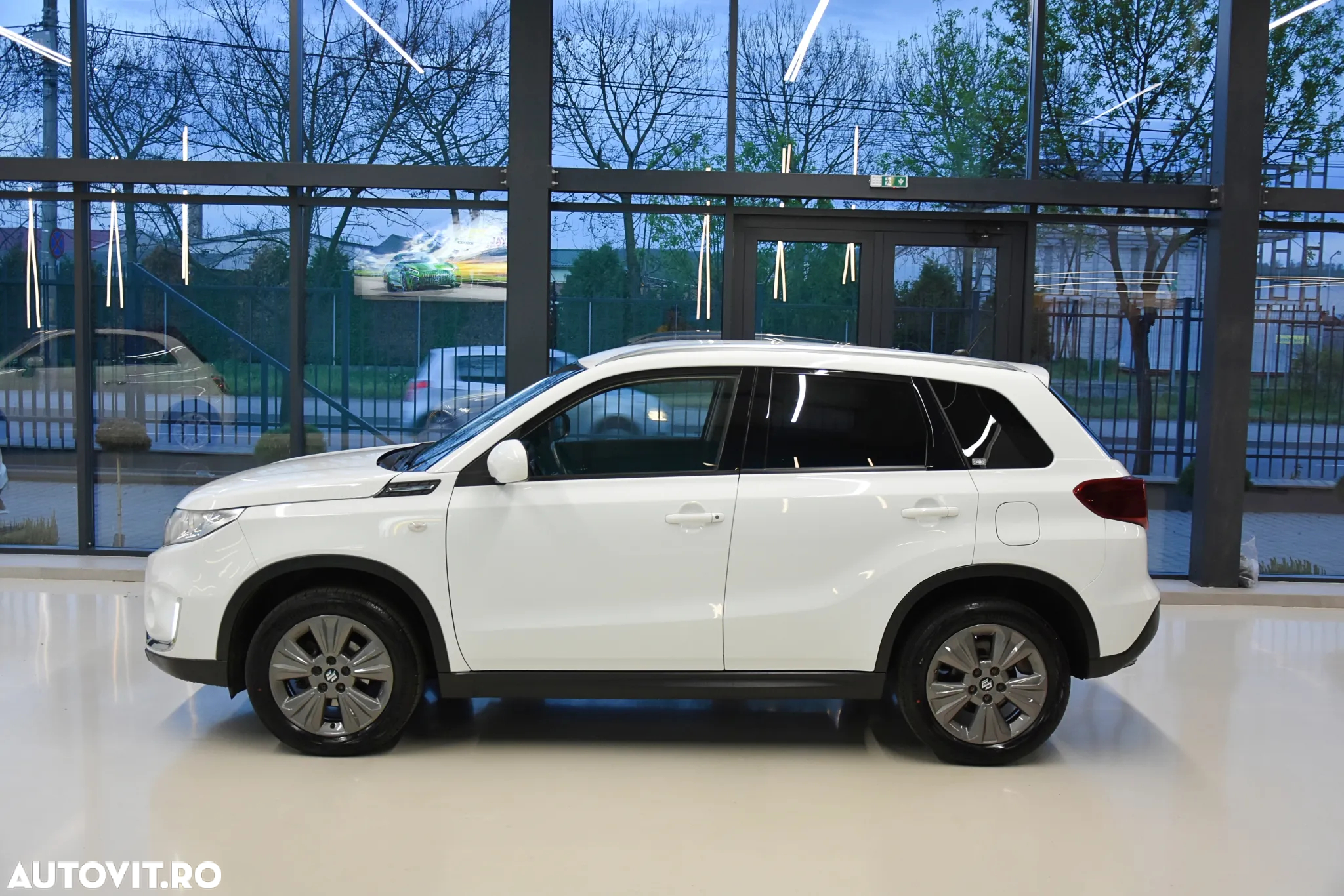 Suzuki Vitara 1.0 Boosterjet Allgrip Comfort - 12
