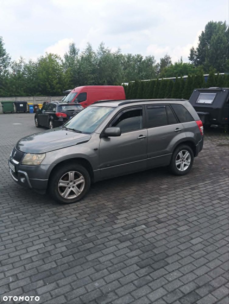 Suzuki Grand Vitara 2.0 - 1