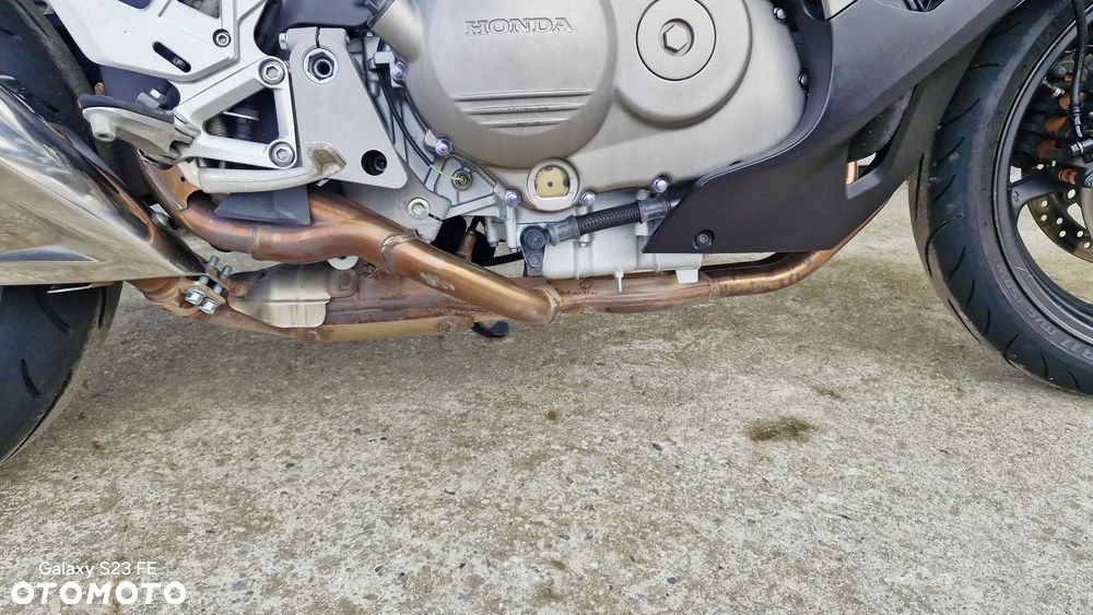 Honda VFR - 35
