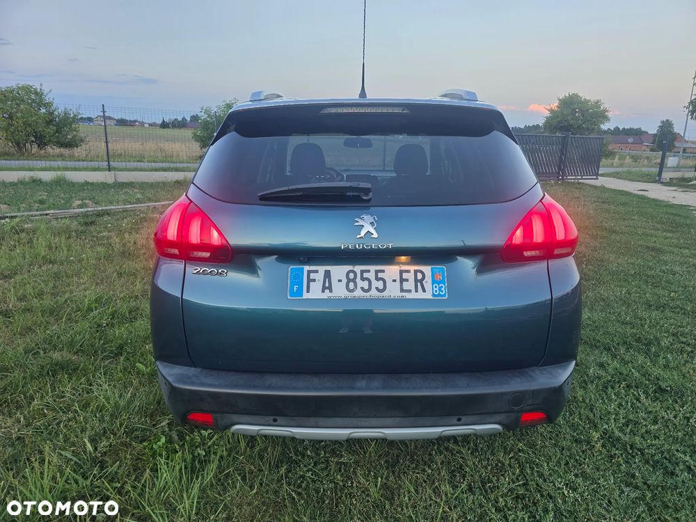 Peugeot 2008 1.5 BlueHDi Allure S&S - 4