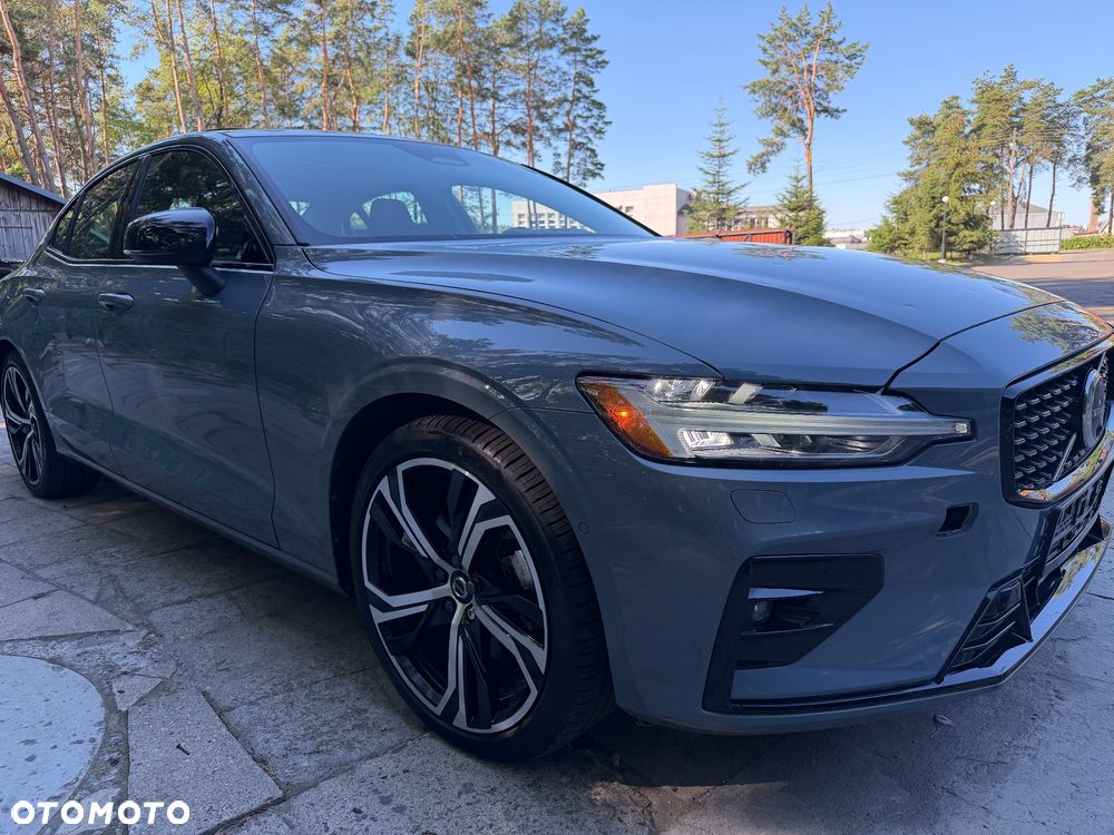 Volvo S60 B5 B AWD Plus Dark - 25