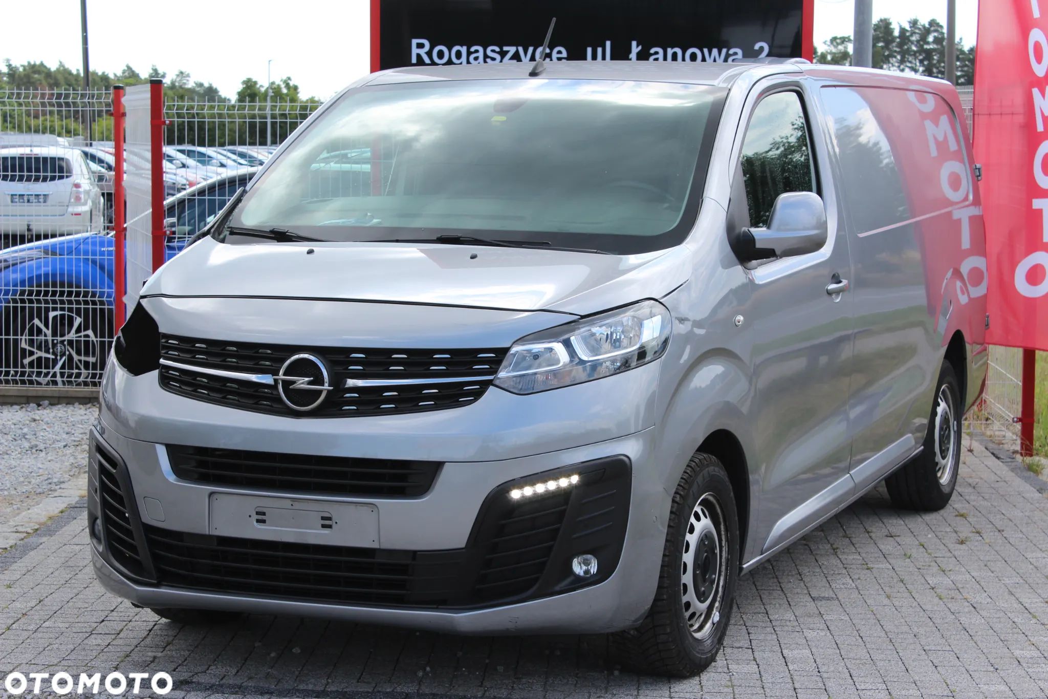 Opel Vivaro - 1