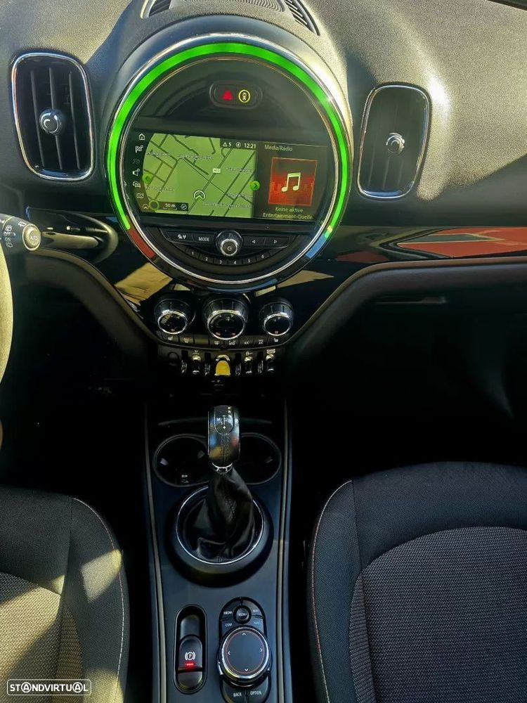 MINI Countryman Cooper SE ALL4 Auto - 28