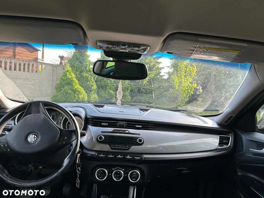 Alfa Romeo Giulietta 1.6 JTDM Veloce - 6