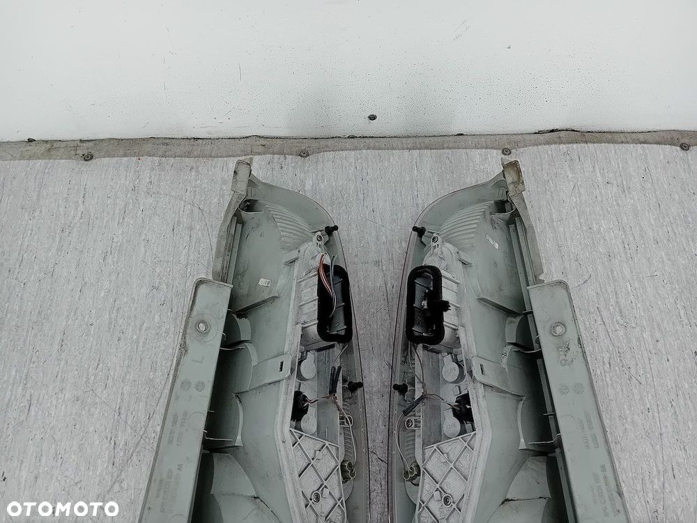 LAMPY TYŁ KOMPLET SKODA PRAKTIK 5J7945095  5J7945096 - 3