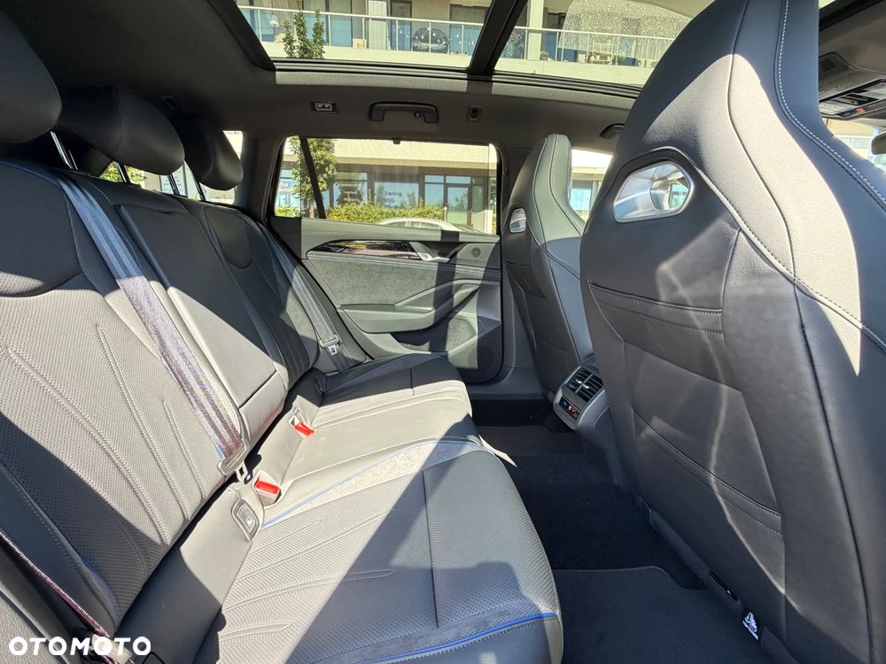 Volkswagen Passat - 23
