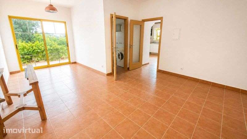 T3+1 Moradia Portuguesa Renovada em Paderne – Algarve - Grande imagem: 2/12