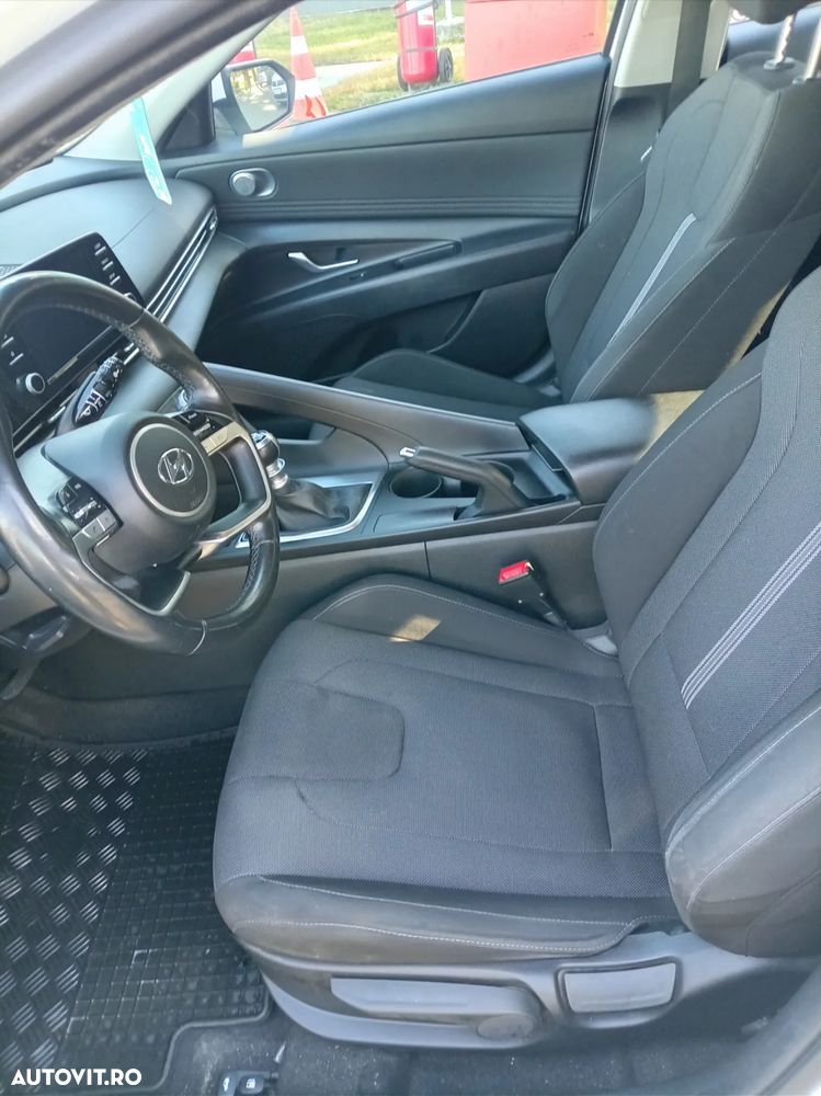 Hyundai Elantra 1.6 l 123 CP 6MT Highway - 5