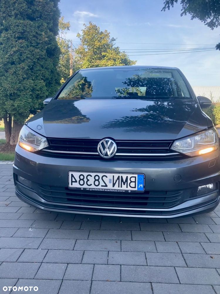 Volkswagen Touran - 10