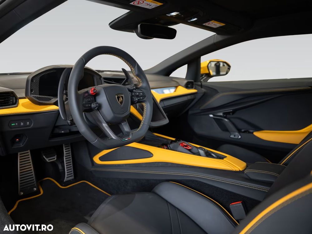Lamborghini Revuelto - 18