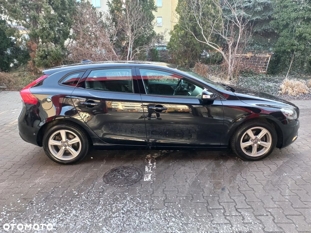 Volvo V40 D2 Momentum - 4