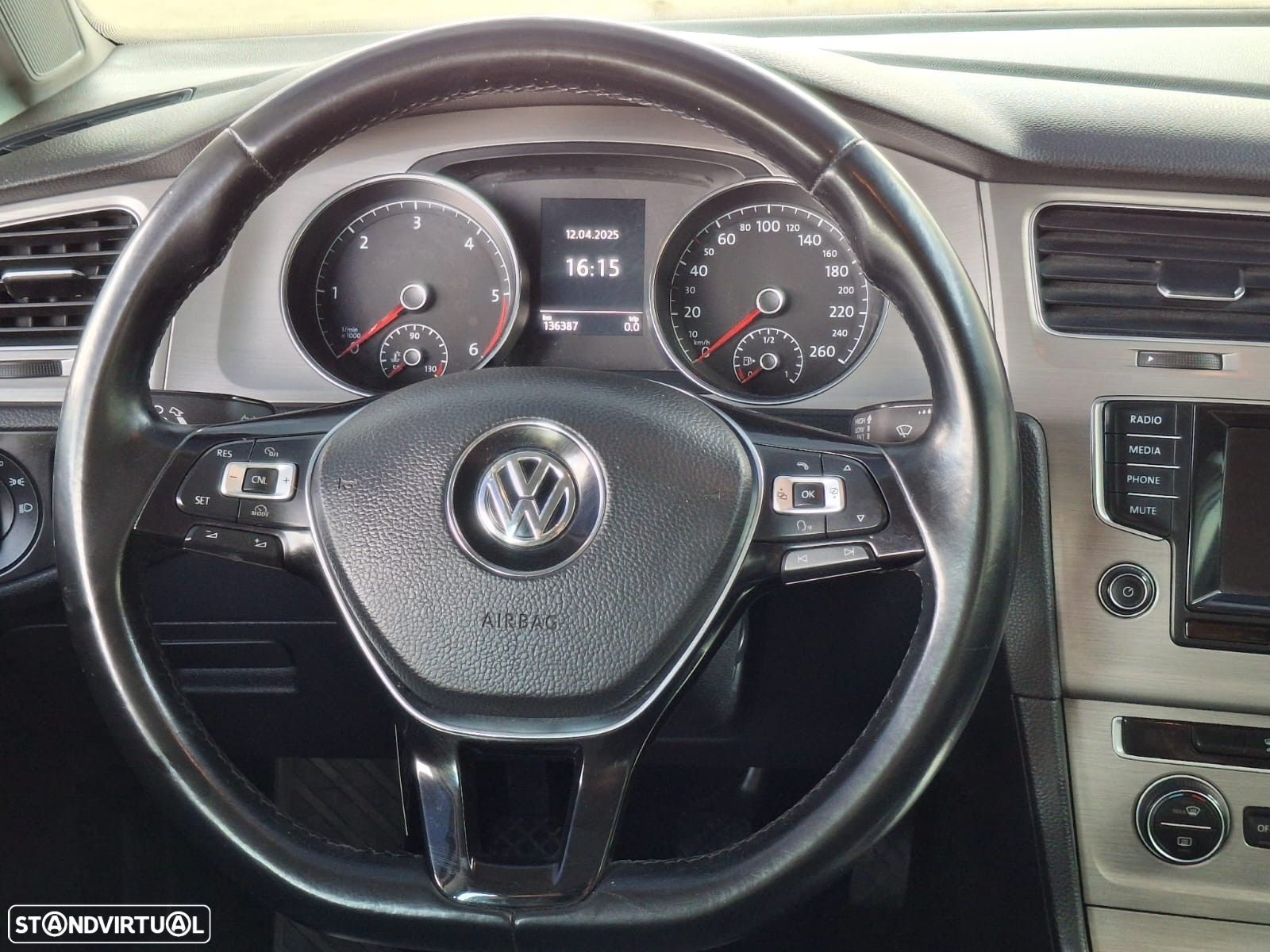 VW Golf 1.6 TDi Trendline - 10
