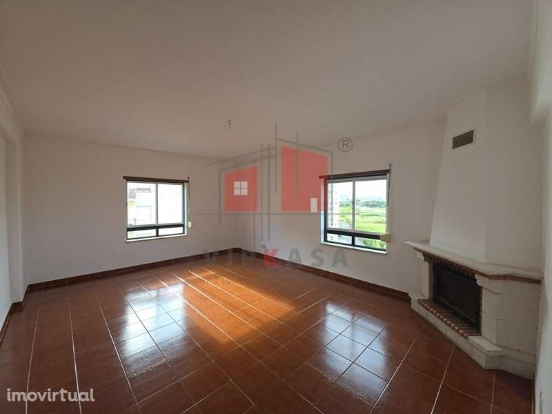 Apartamento T3 em zona sossegada do carregado - Grande imagem: 5/15
