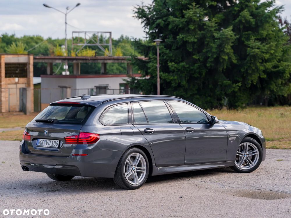 BMW Seria 5 528i Sport-Aut - 10