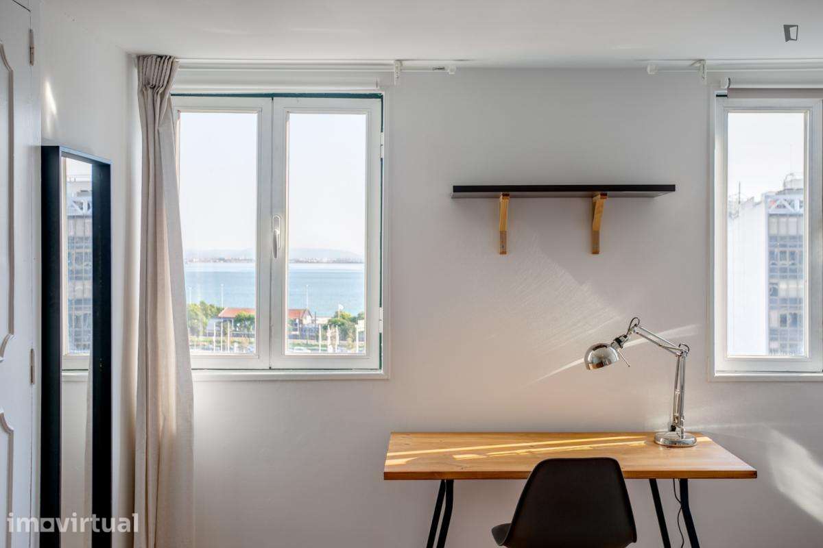 Quarto - localizado em Santos Lisbon - Grande imagem: 4/22