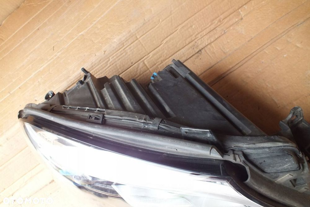 LAMPA PRZEDNIA PRAWA FULLED MERCEDES gle A166 - 4
