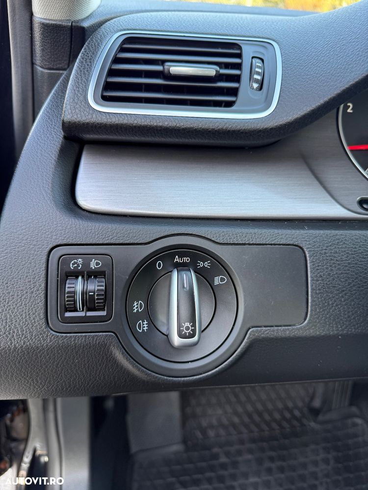Volkswagen Passat Variant 2.0 TDI BlueMotion Technology Exclusive - 25