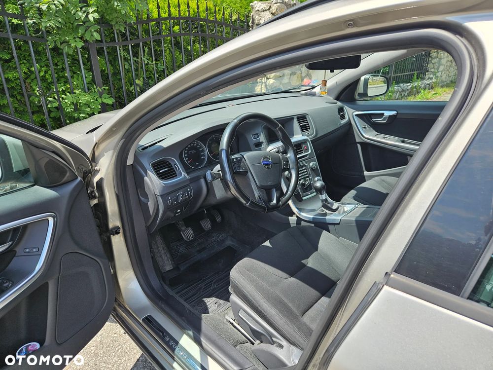 Volvo V60 D3 Kinetic - 5