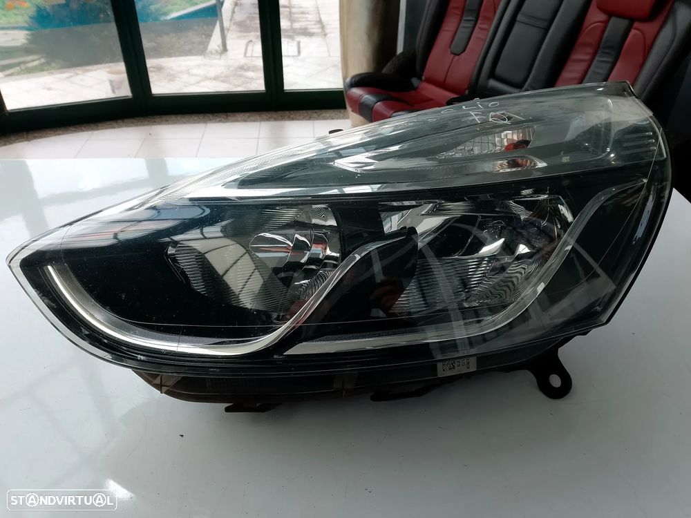 FAROL ESQUERDO RENAULT CLIO IV / 260608367R