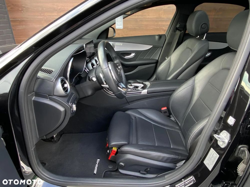 Mercedes-Benz Klasa C 200 4Matic 9G-TRONIC - 33