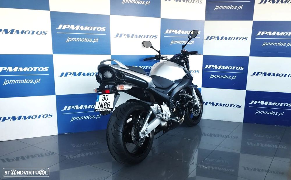 Suzuki GSR 600 ABS - 4