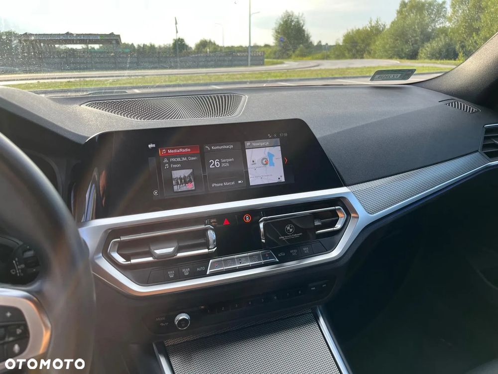 BMW Seria 3 318d M Sport - 21