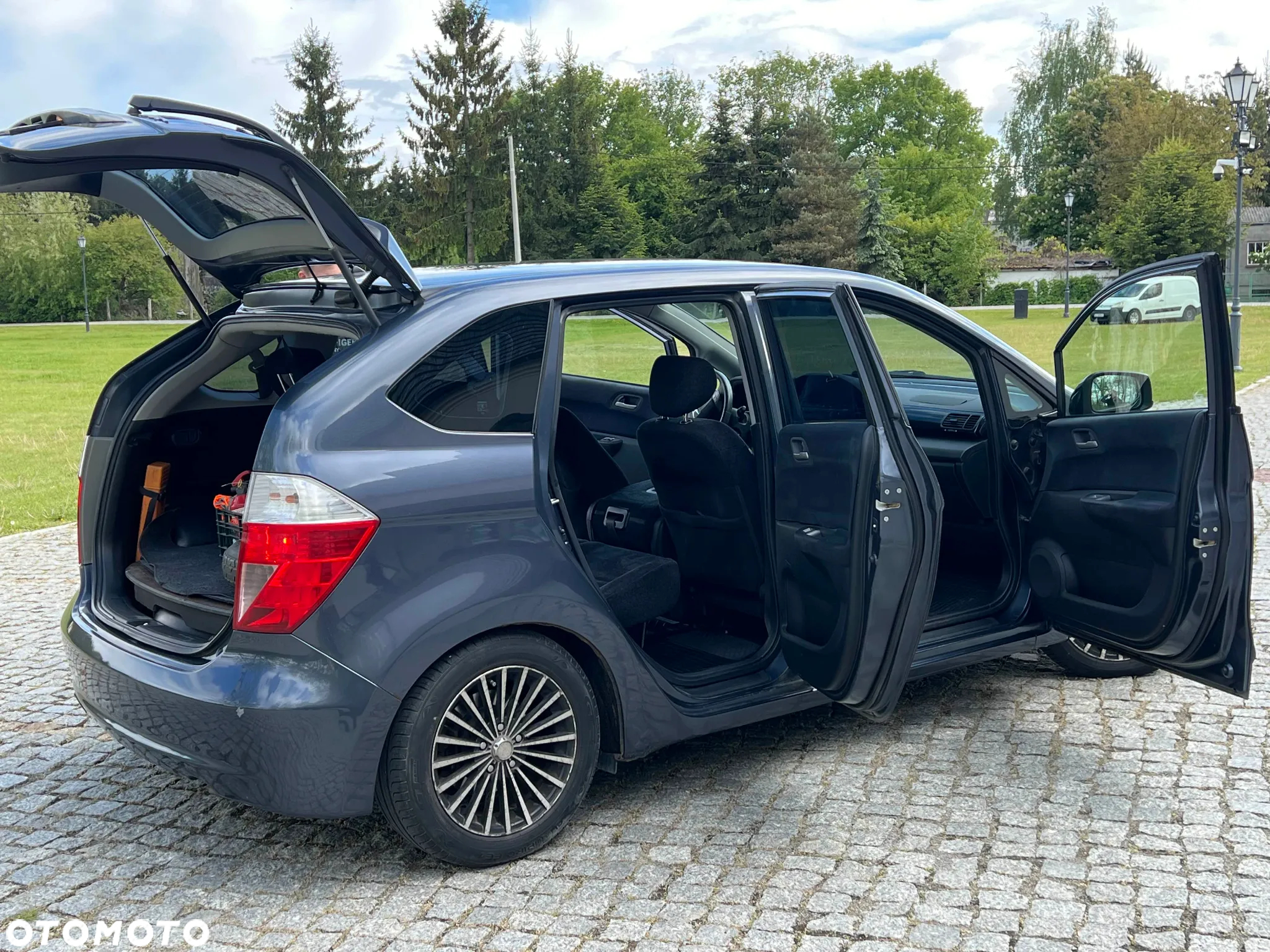 Honda FR-V - 8