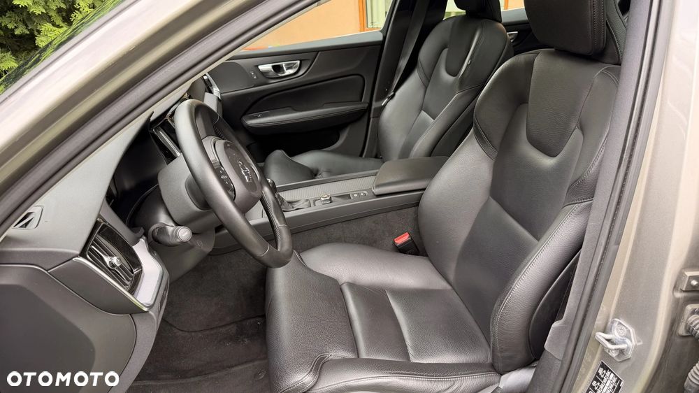 Jaguar XF 20d Prestige - 6