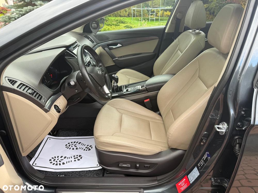 Hyundai i40 Kombi 1.7 CRDi Premium - 11