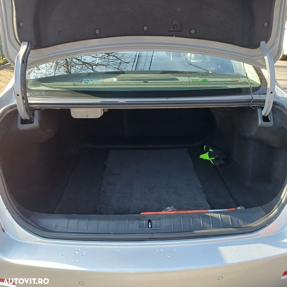 Renault Latitude - 15