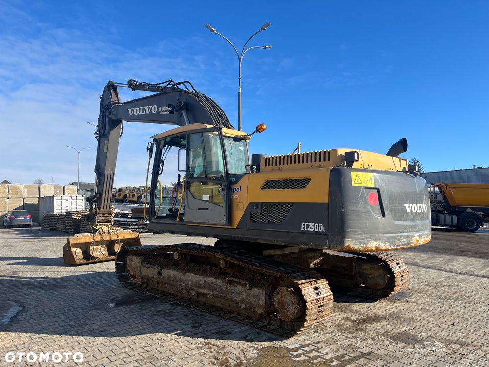 Volvo EC 250 DL - 3