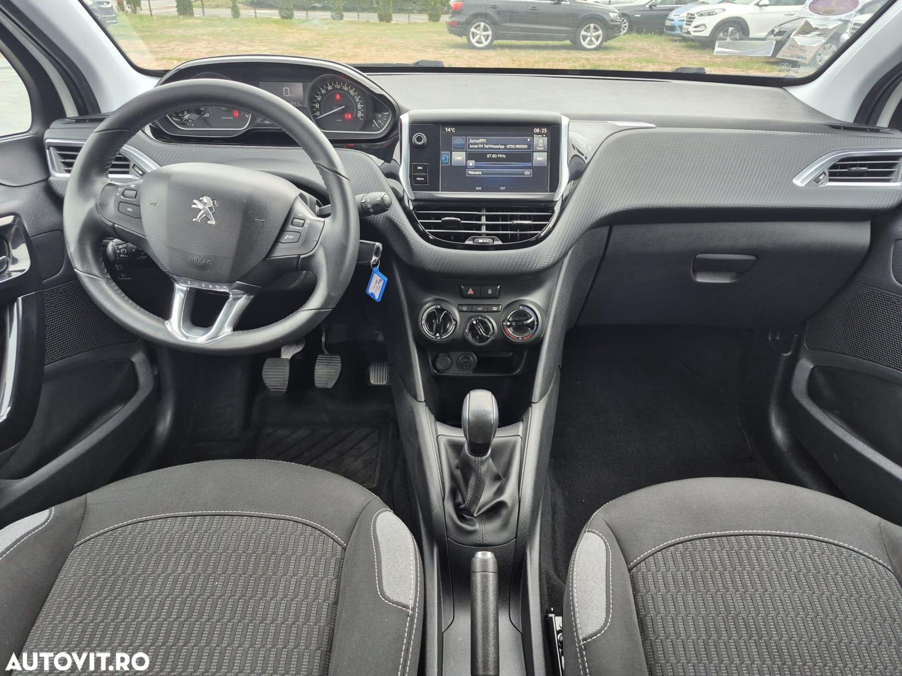 Peugeot 208 - 9
