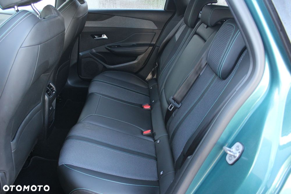 Peugeot 308 1.6 Hybrid PHEV Allure EAT8 - 16