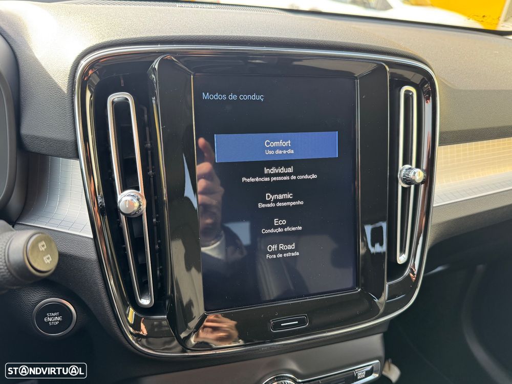 Volvo XC 40 2.0 D3 Momentum Plus - 36