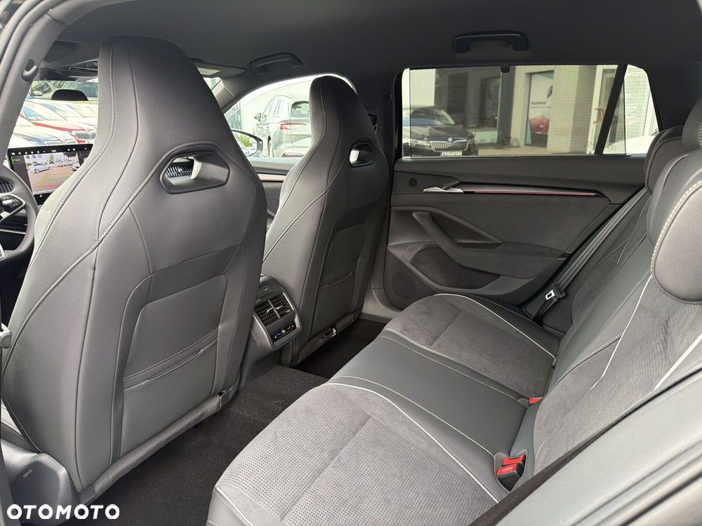 Skoda Superb 2.0 TDI SCR 4x4 Sportline DSG - 24