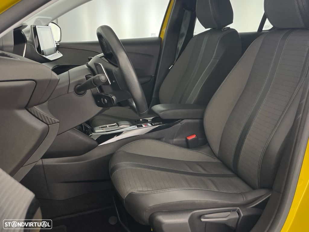 Peugeot 208 - 19
