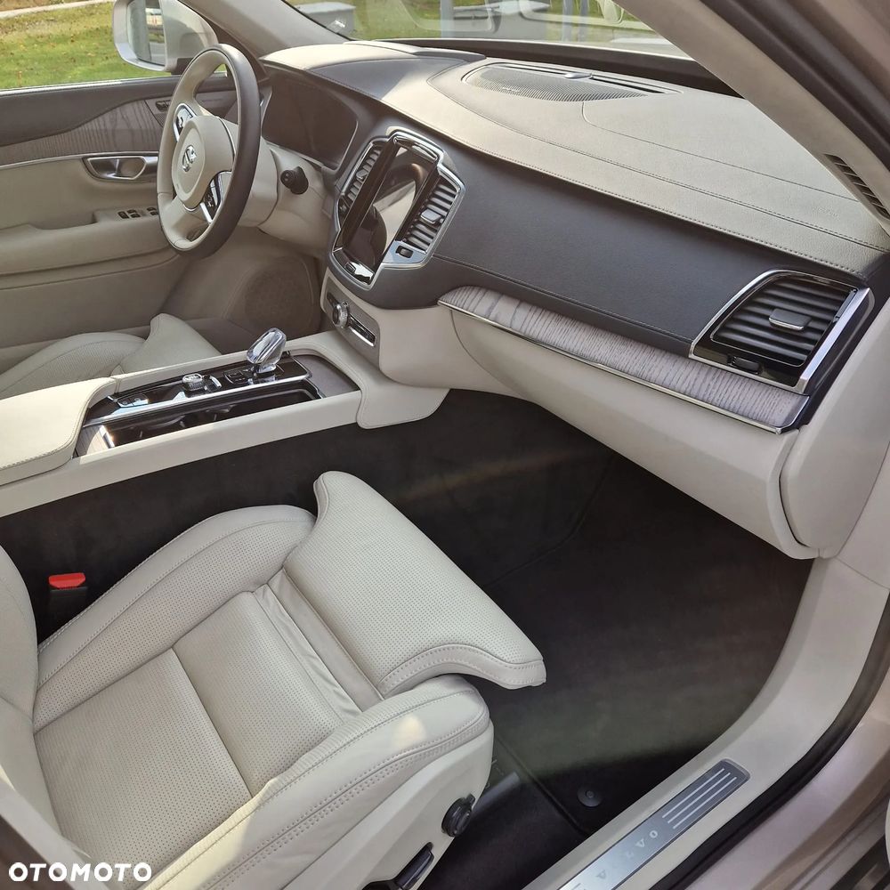 Volvo XC 90 - 12
