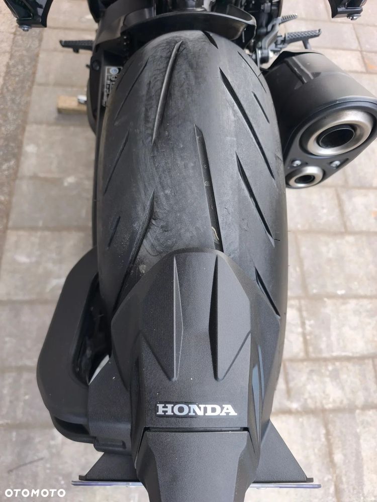 Honda CB - 11