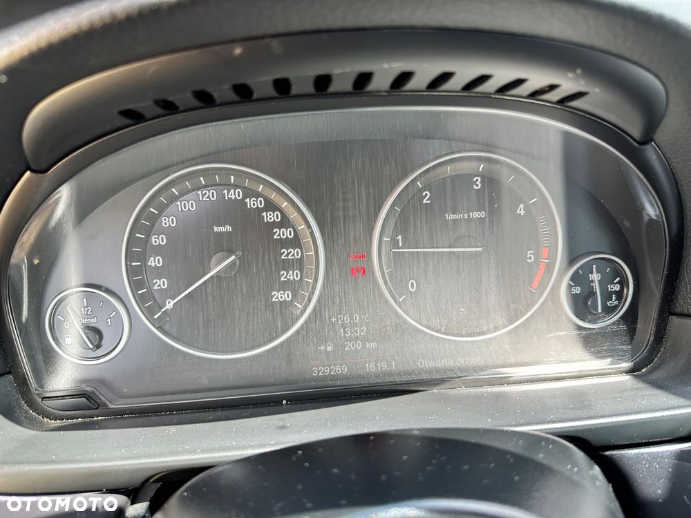 BMW Seria 5 520d - 13