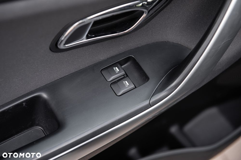 Kia Ceed - 16