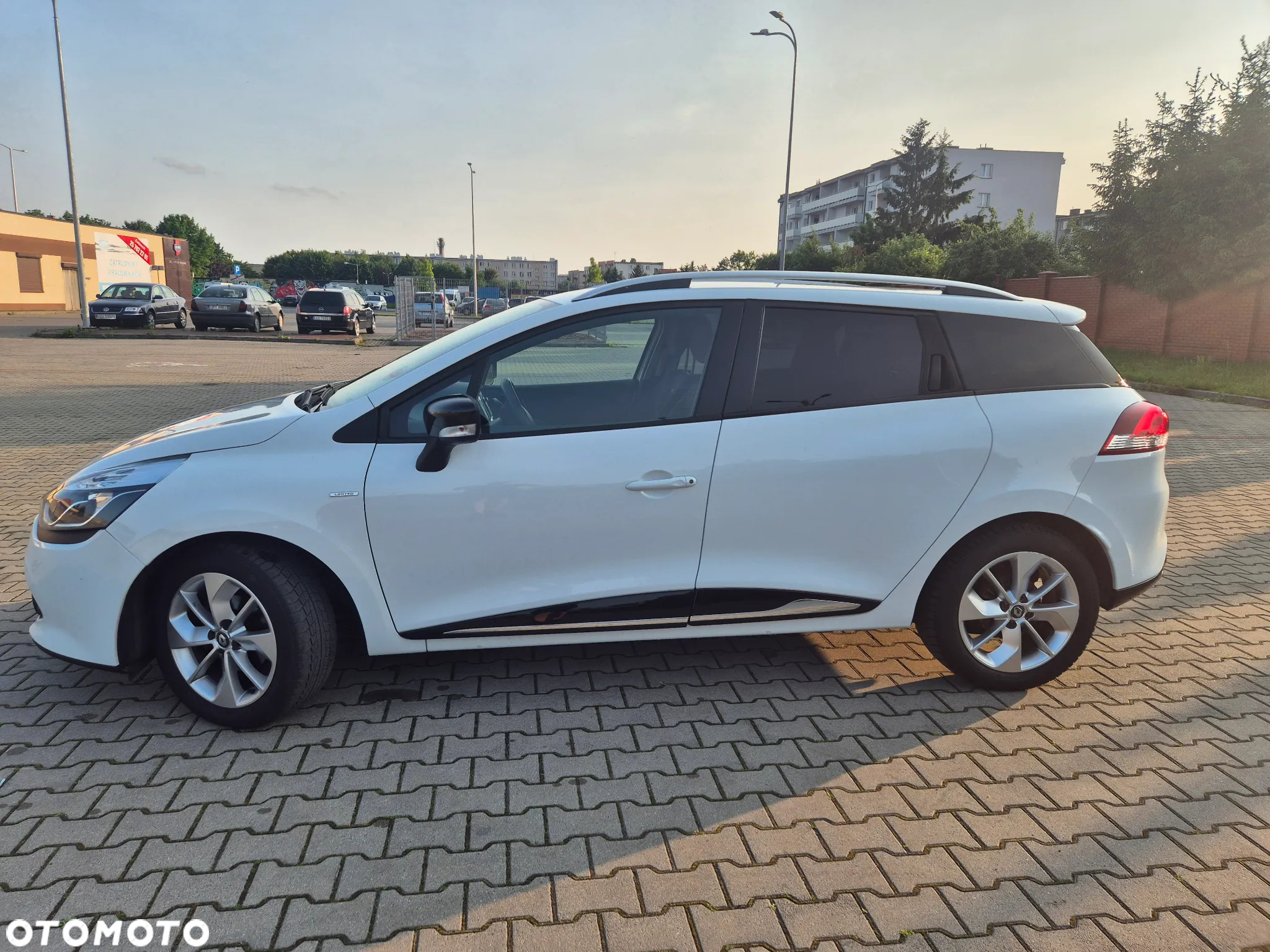 Renault Clio 0.9 TCe Limited - 24