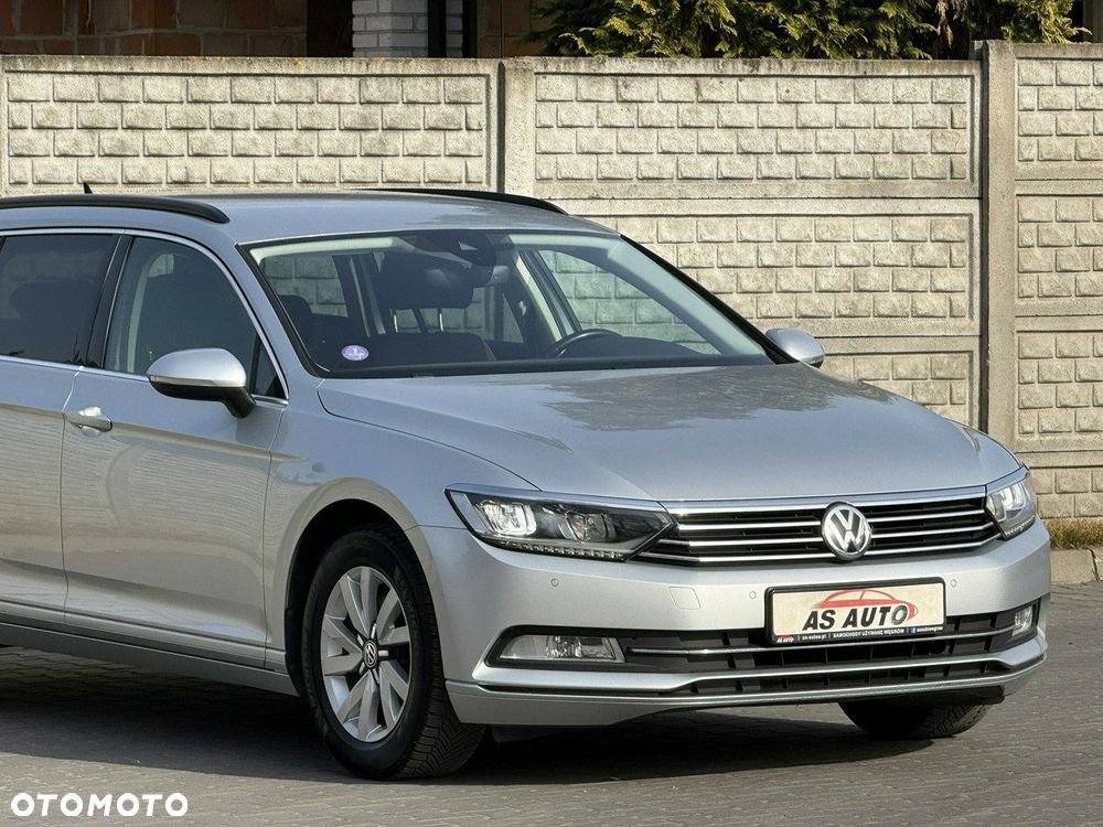 Volkswagen Passat - 32