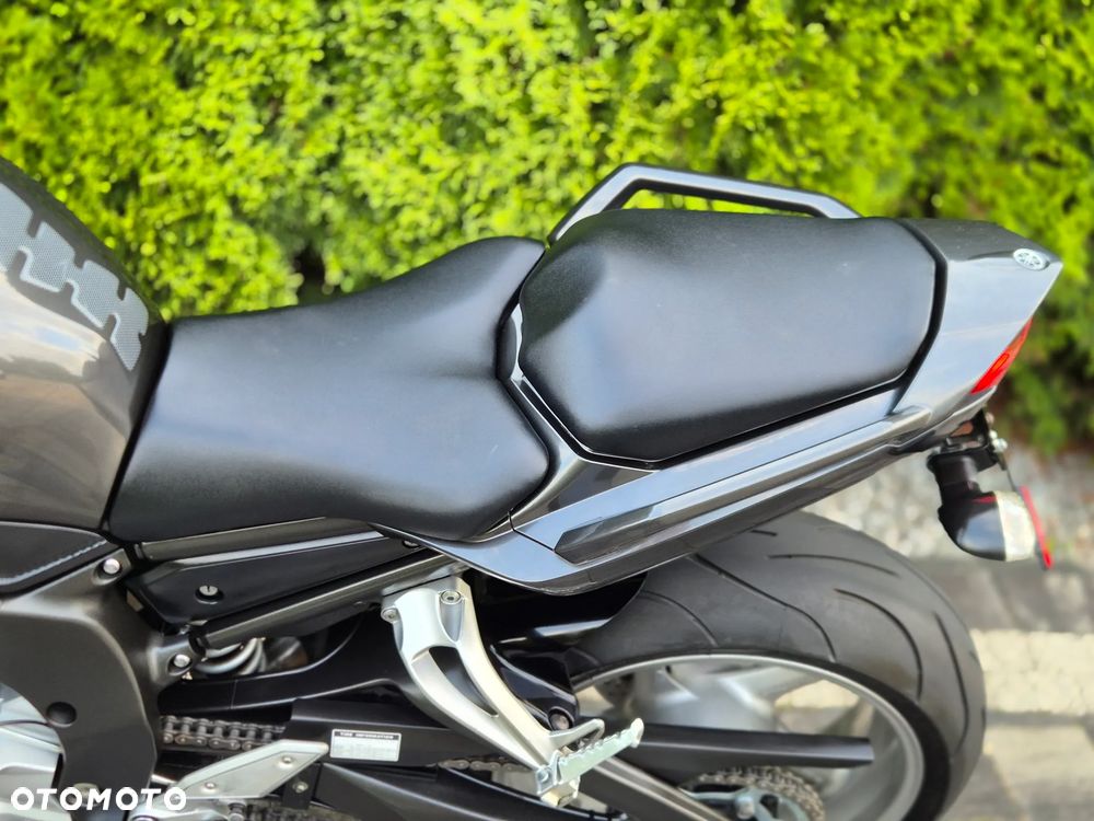 Yamaha FZ - 30