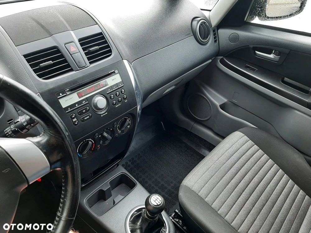 Suzuki SX4 1.6 Comfort Plus 4WD - 22