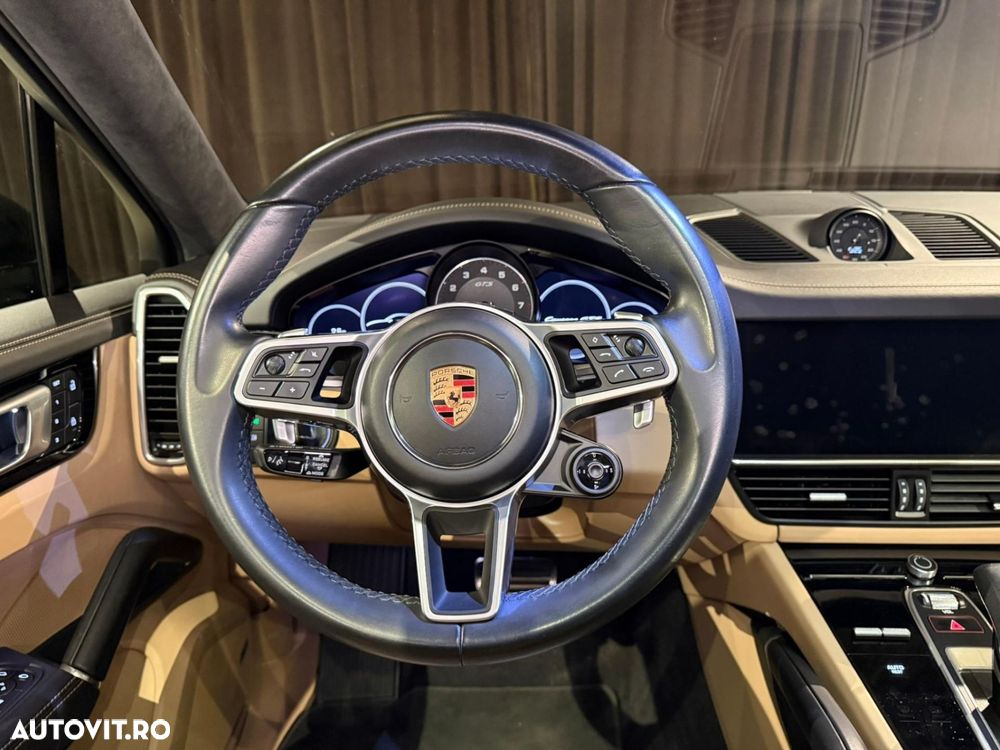 Porsche Cayenne Coupe GTS Tiptronic S - 25