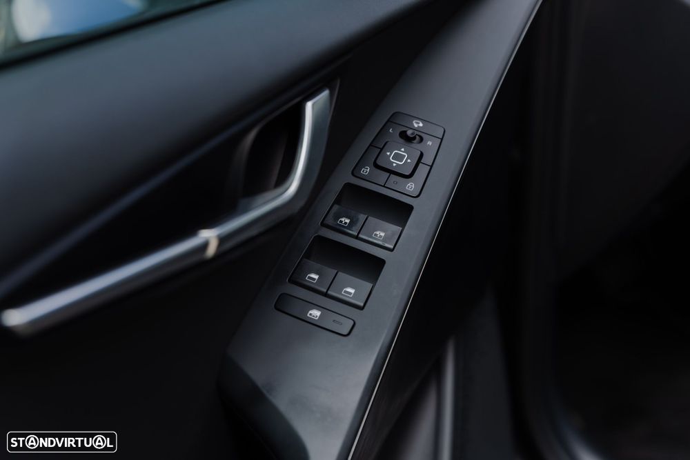 Kia Niro EV 64kWh Drive - 13