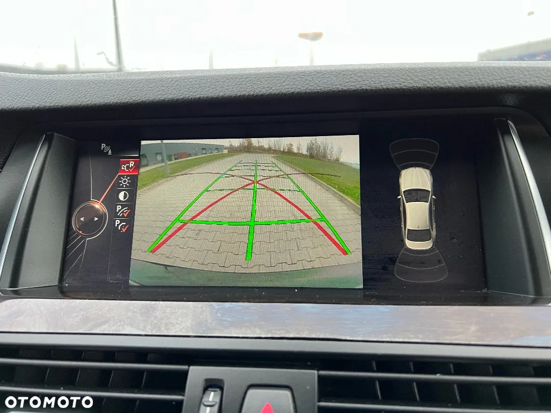 BMW Seria 5 550i xDrive Sport-Aut - 14