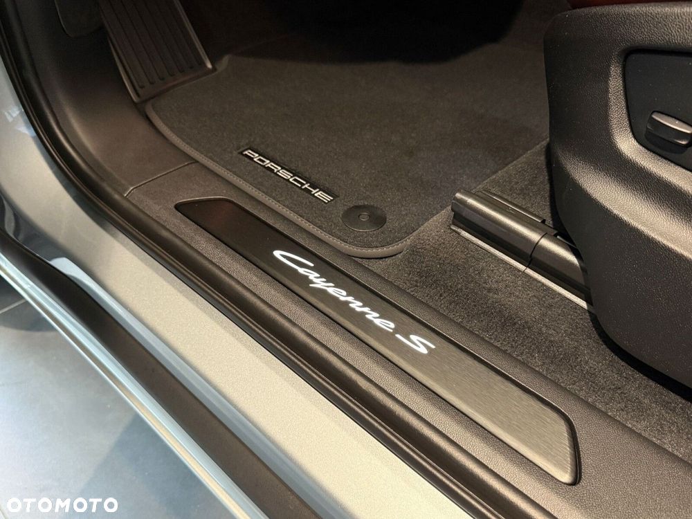 Porsche Cayenne - 19