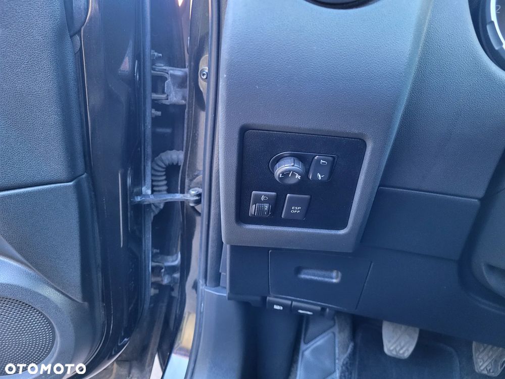 Nissan Qashqai+2 2.0 visia - 27